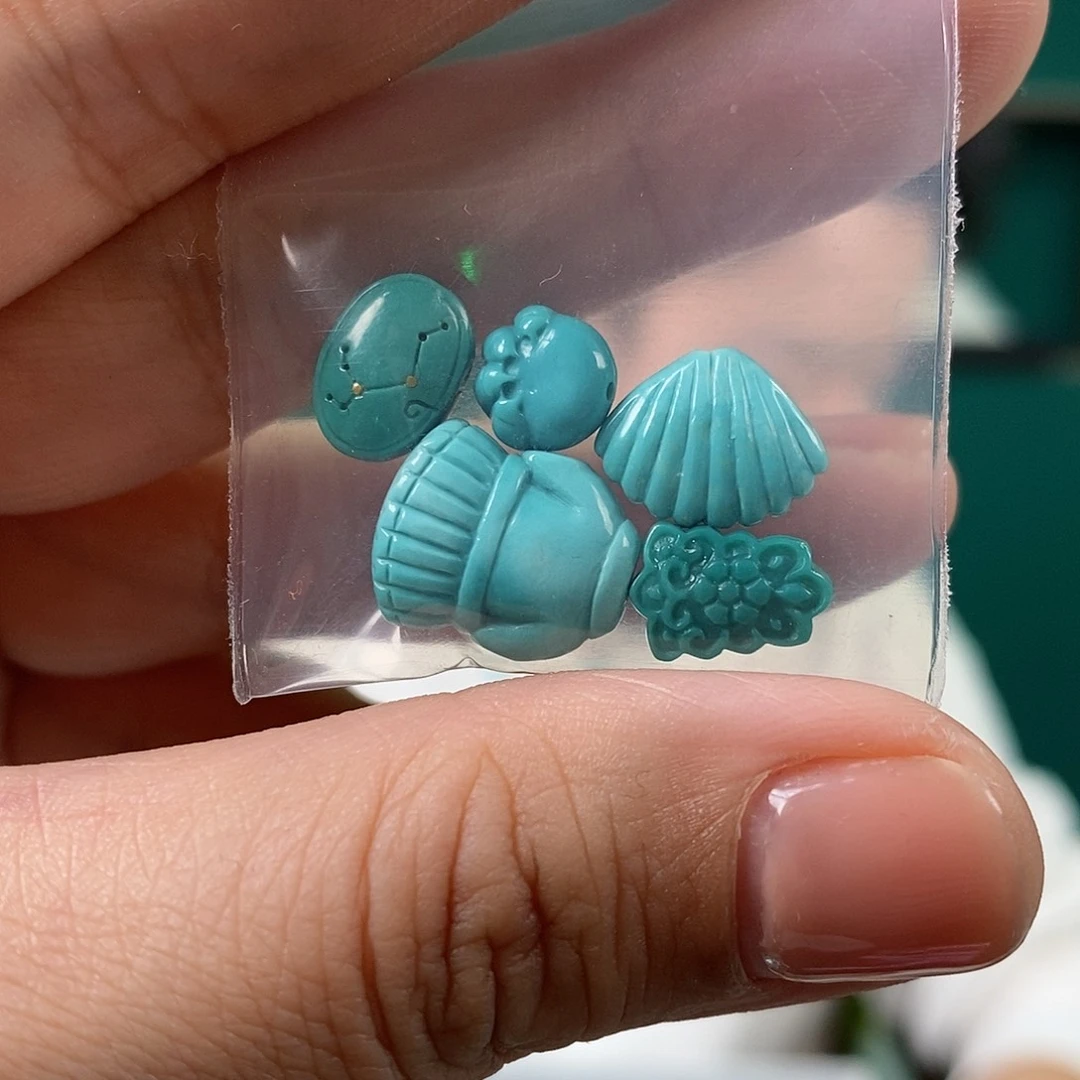 绿松石未镶嵌珠宝奇石