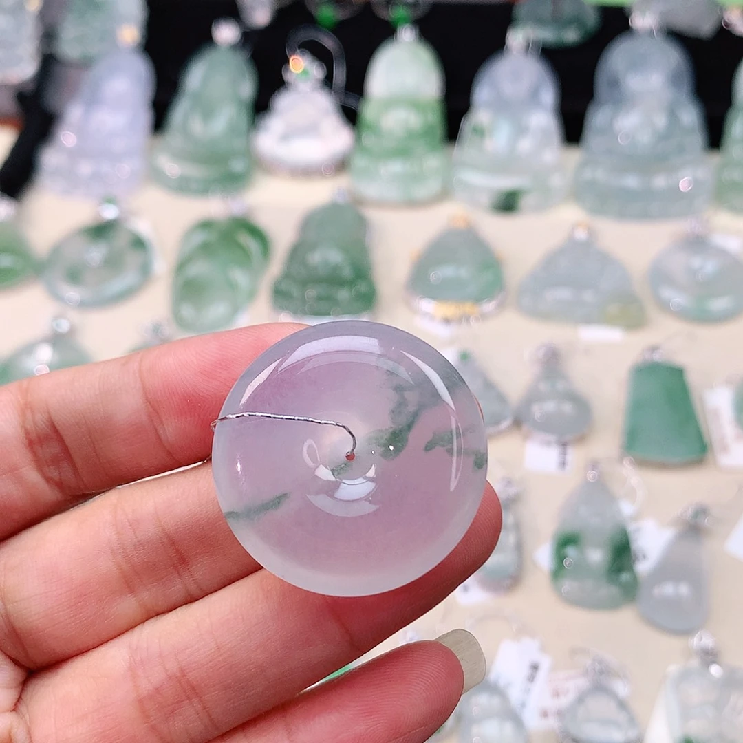 翡翠挂件未镶嵌平安扣