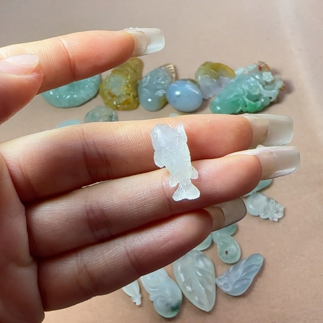 啊***嘉定制翡翠未镶嵌鱼