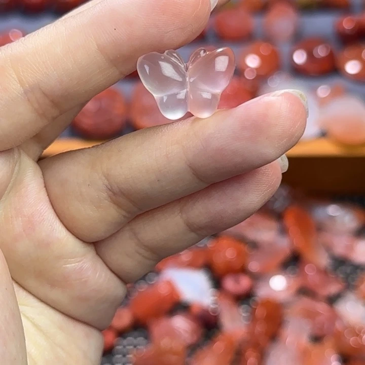 南红玛瑙未镶嵌牌子蝴蝶