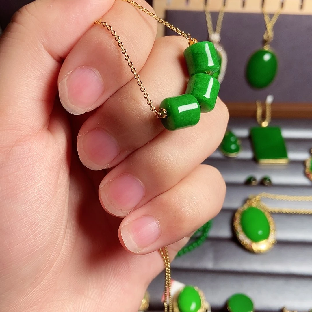 颈饰18K金镶嵌翡翠02