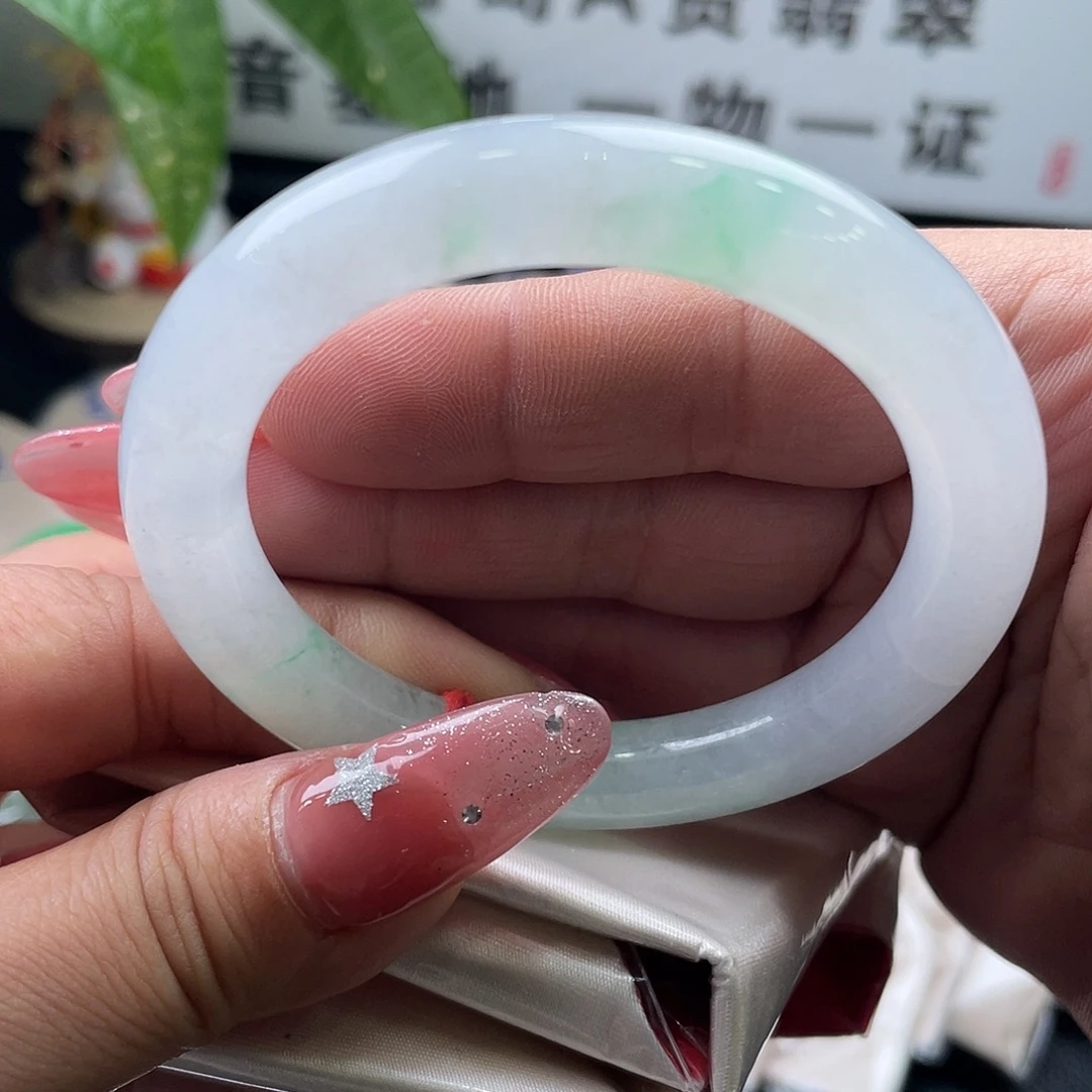 翡翠未镶嵌手镯52.8圆条