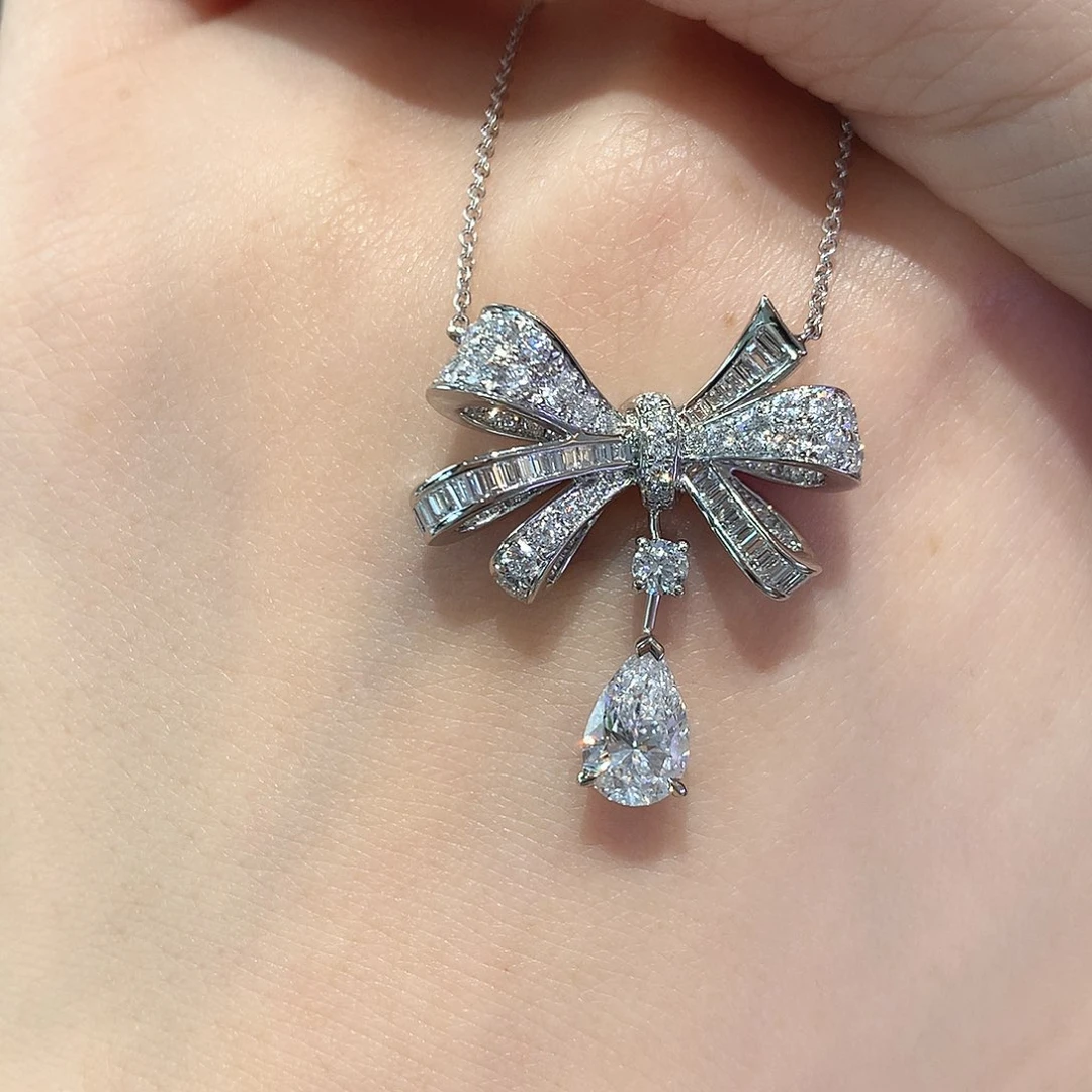 实验室培育钻石铂Pt950镶嵌颈饰蝴蝶结