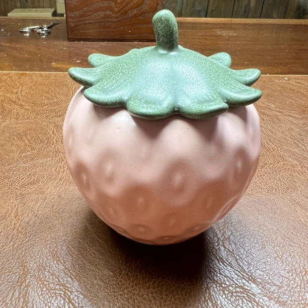 高端茶具粉色草莓茶叶罐k1