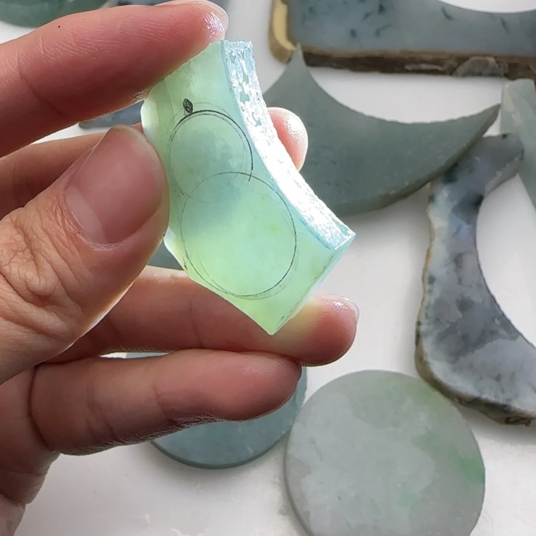 翡翠挂件未镶嵌漫