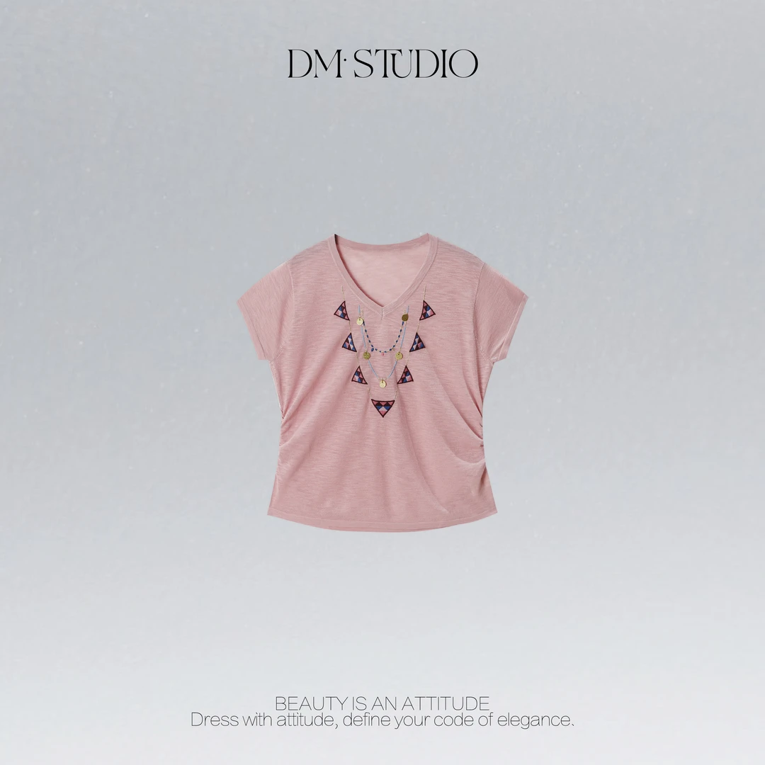 •STUDIO/复古减龄小众休闲刺绣V领修身百搭上衣2506BX/6892