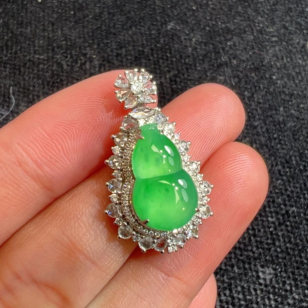 翡翠吊坠(不含链)18K金镶嵌48小时鉴赏期超时不退不换