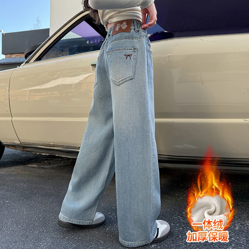 女童牛仔裤2024秋冬新款直筒裤百搭韩版长裤蝴蝶标加绒加厚牛仔裤