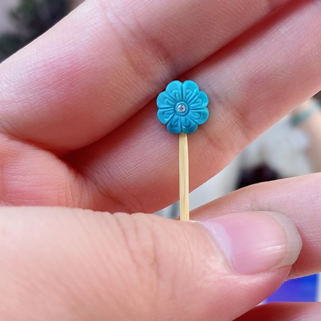 绿松石未镶嵌珠宝奇石