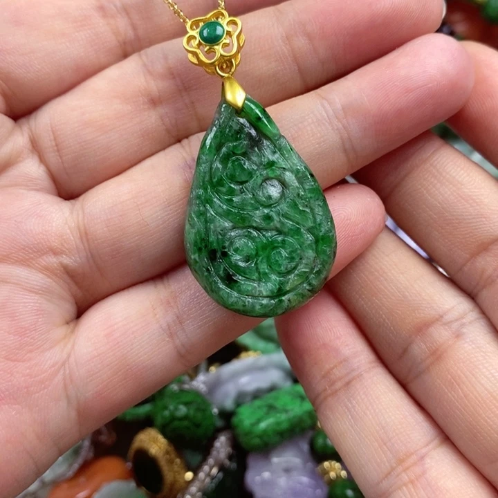翡翠未镶嵌吊坠(赠链)