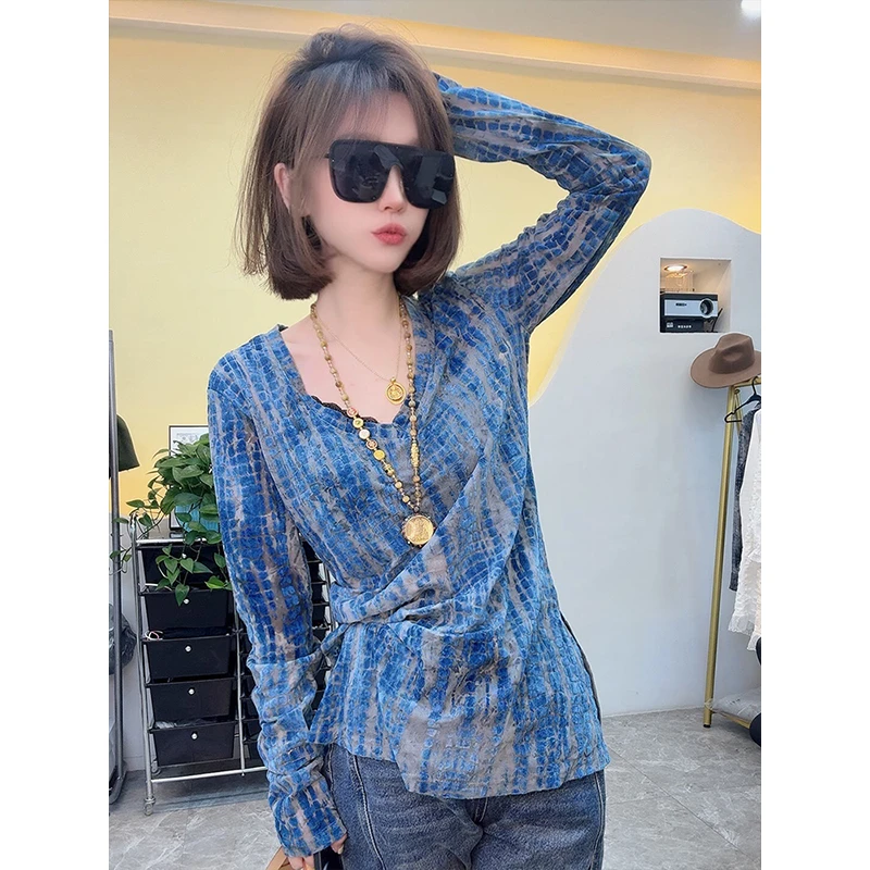 欧货2025秋季新款蓝色植绒长袖T恤上衣女百搭洋气开叉V领打底衫