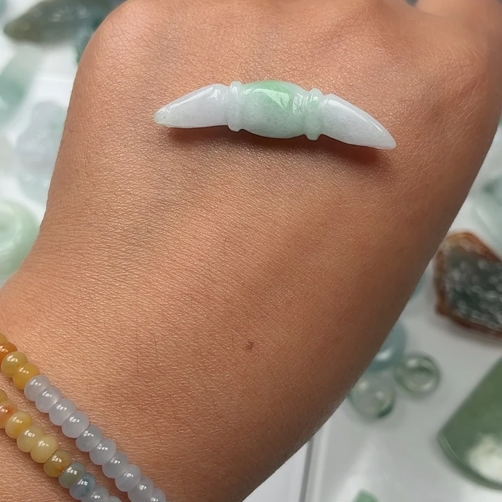 翡翠未镶嵌颈饰纯天然