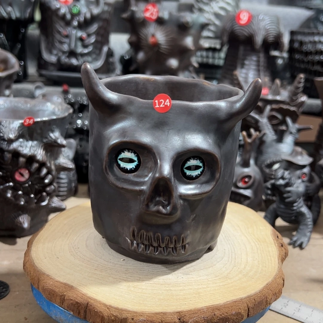 124号，手捏口微不圆，口8.7-9.2外高10.5