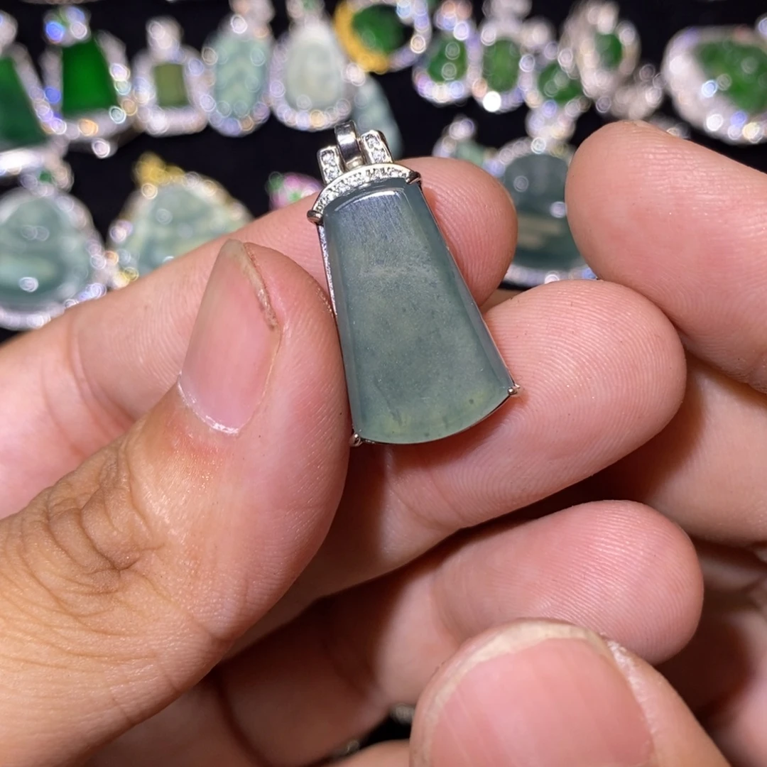 翡翠未镶嵌颈饰天然