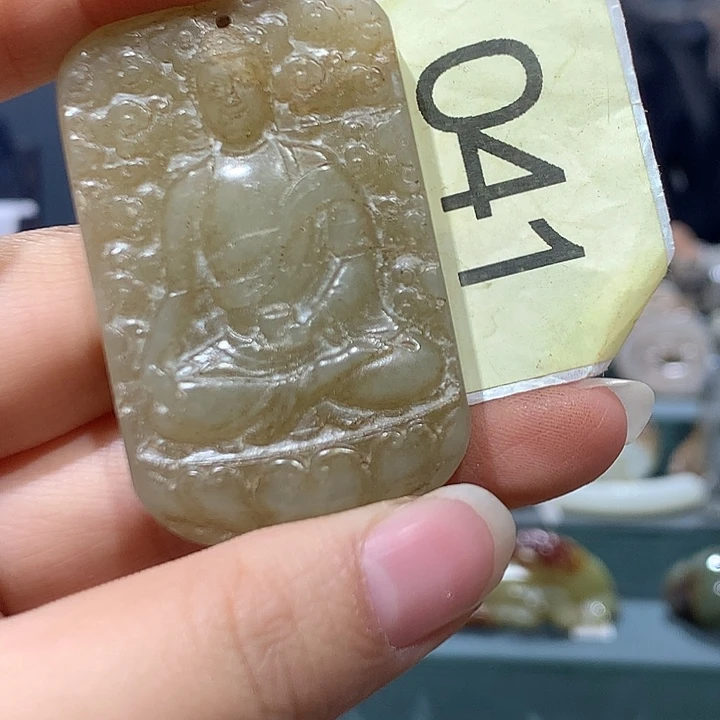 星***烂和田玉未镶嵌颈饰