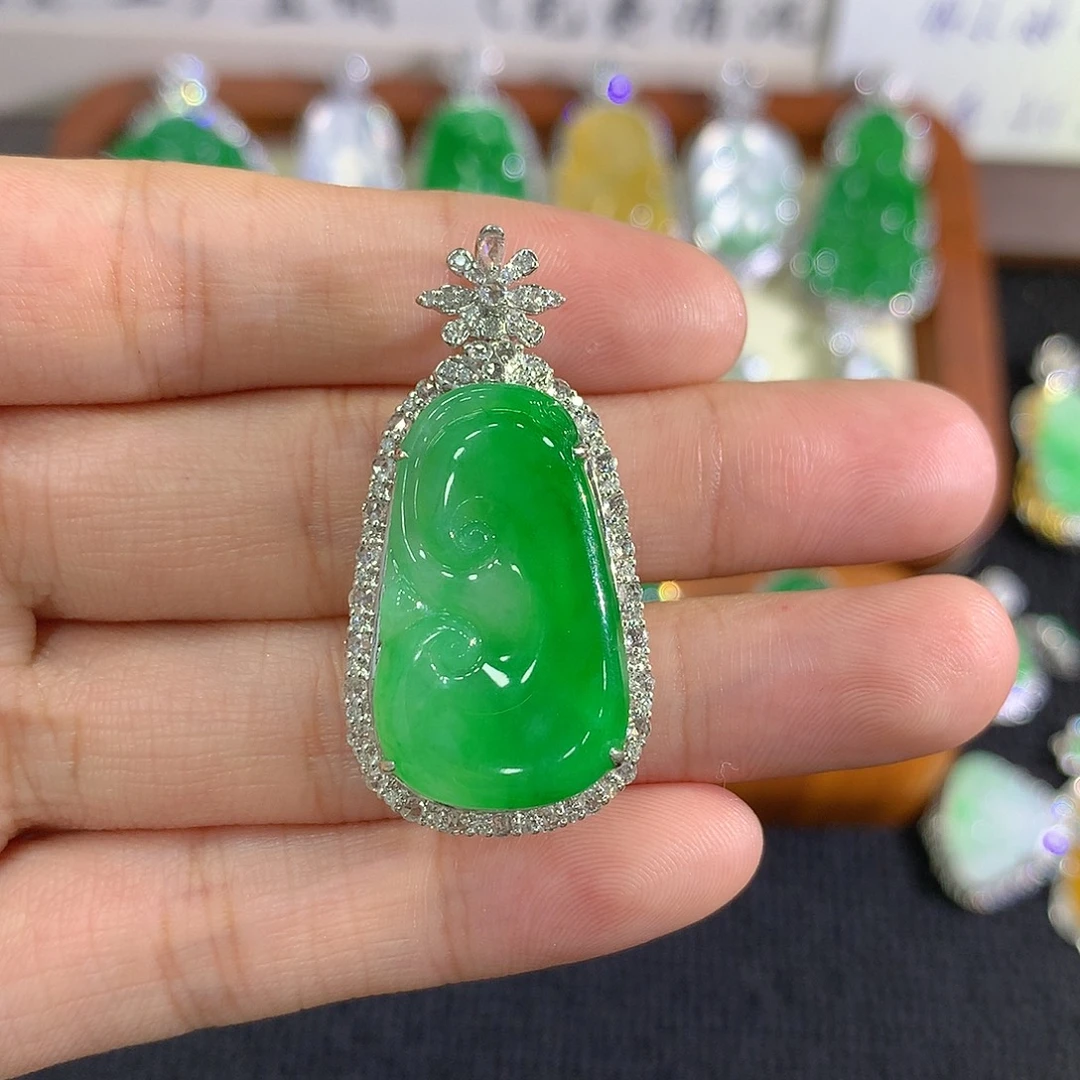 翡翠18K金镶嵌吊坠(不含链)如意