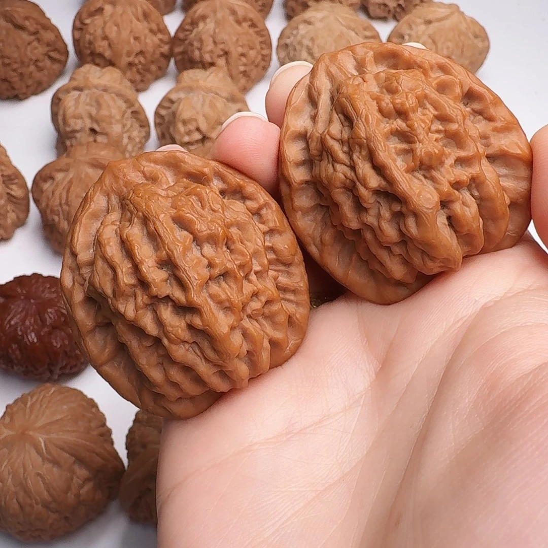 桃核吊坠金公子帽