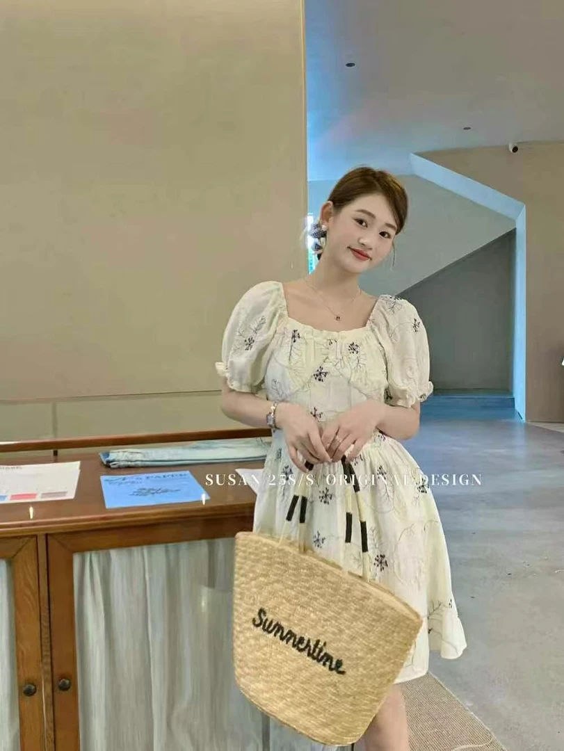 susan@DW122 韩系气质方领重工刺绣方领连衣裙 6-25