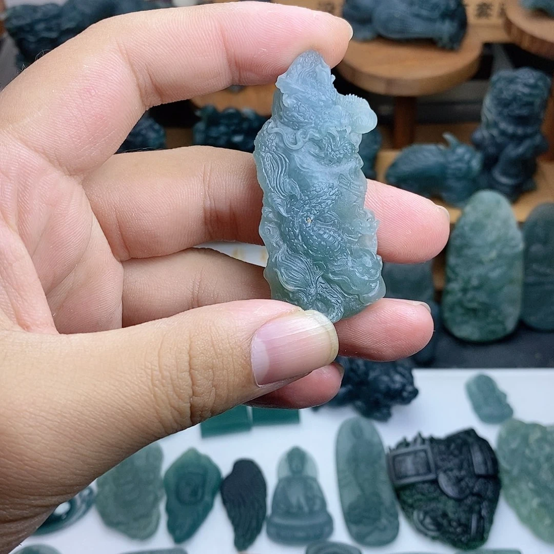 定制翡翠未镶嵌龙柱