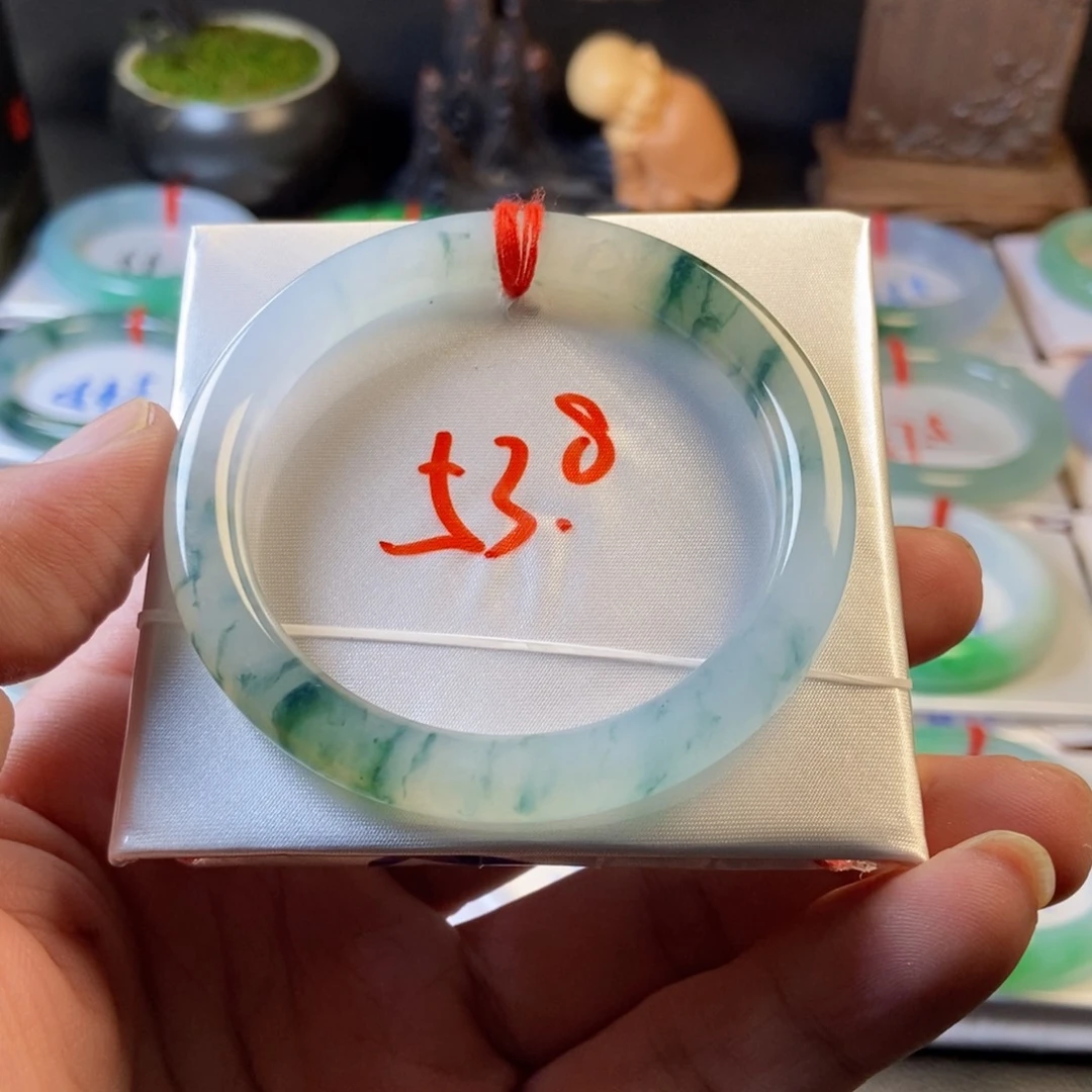 翡翠未镶嵌手镯30、冰飘花美人条