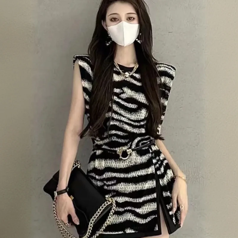 御姐风时髦显瘦气质条纹上衣夏季设计感小众无袖开叉T恤时尚套装