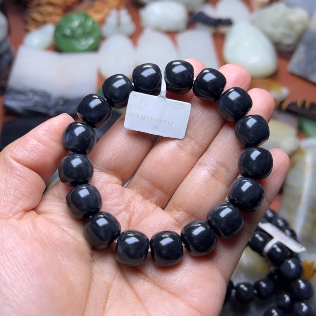 一***川和田玉未镶嵌手链