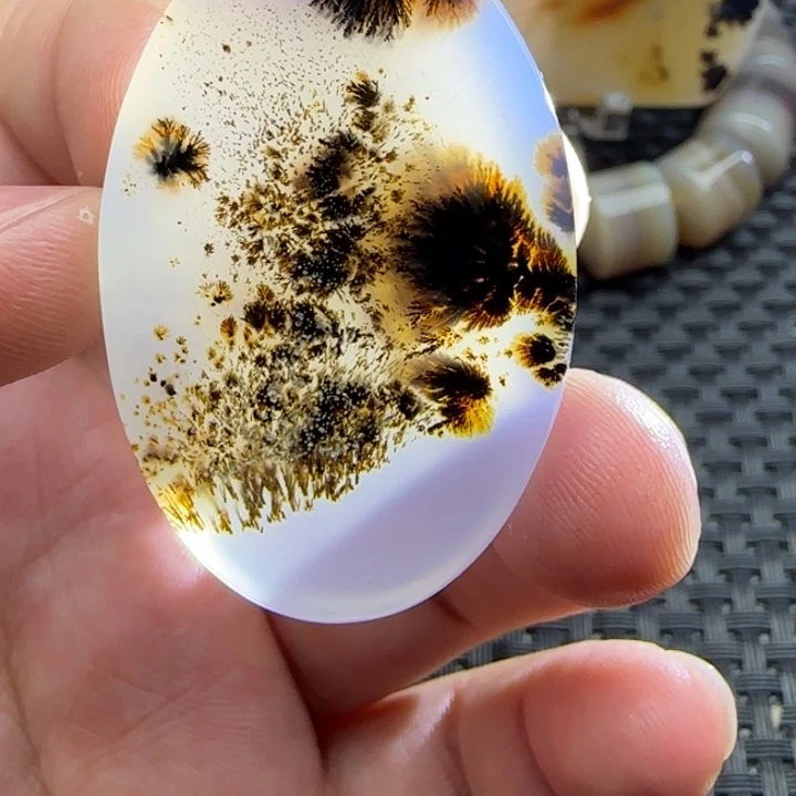 水***社玛瑙/玉髓未镶嵌颈饰