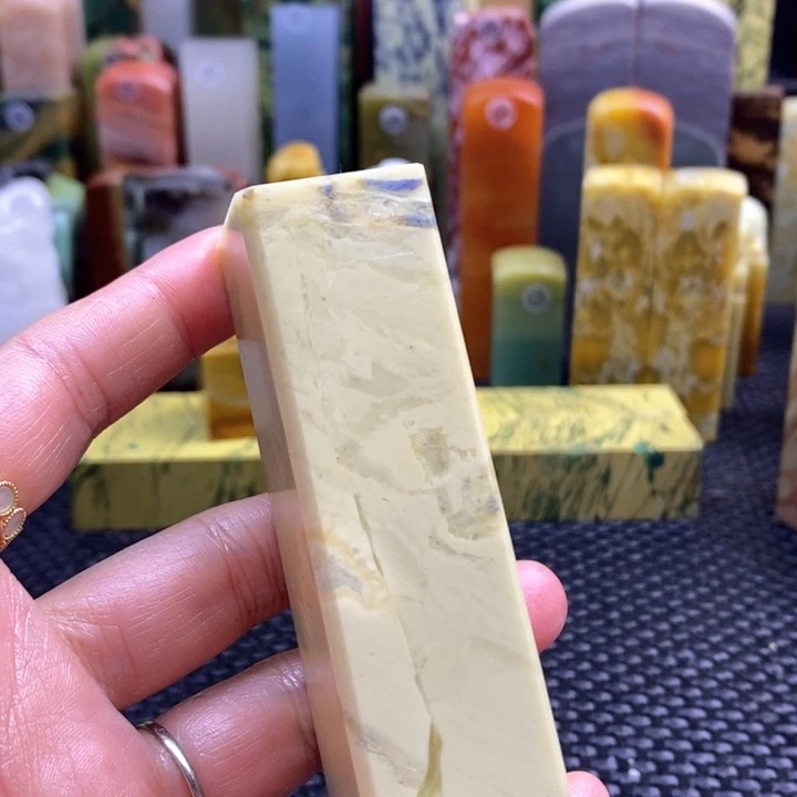 青田石心**贼青田石印章石