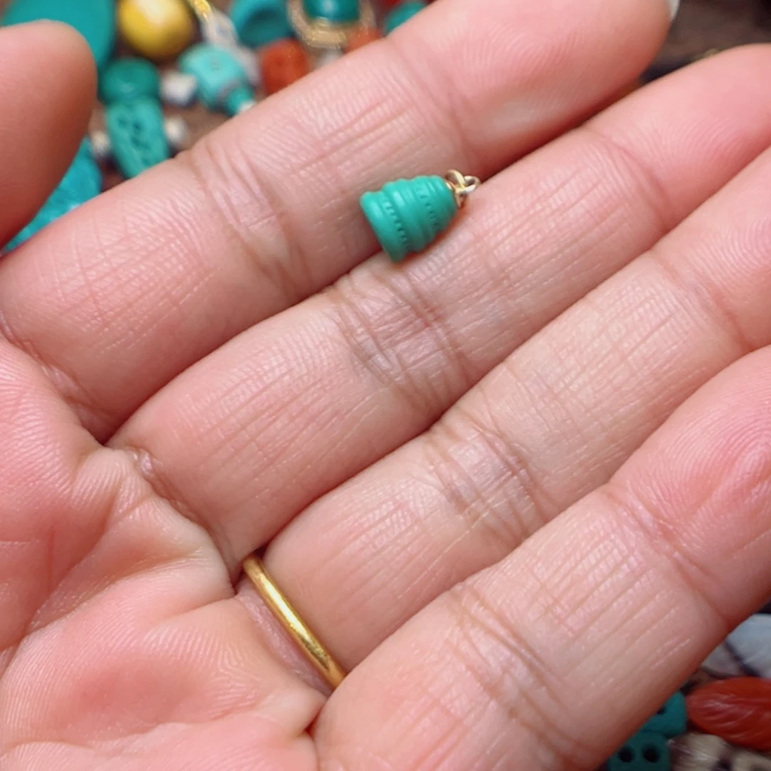 绿松石未镶嵌配饰萬**吉