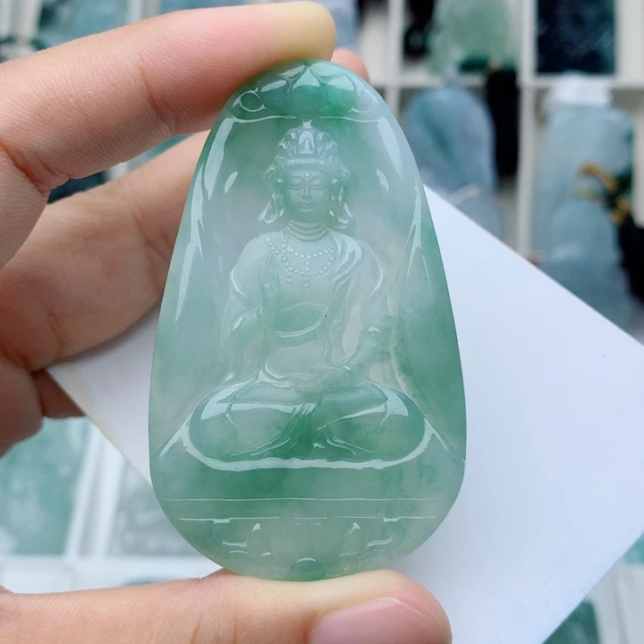 翡翠未镶嵌颈饰观音