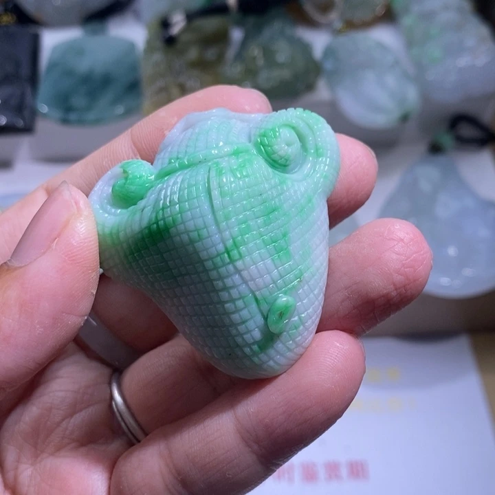 【闪购商品】颈饰未镶嵌翡翠如意