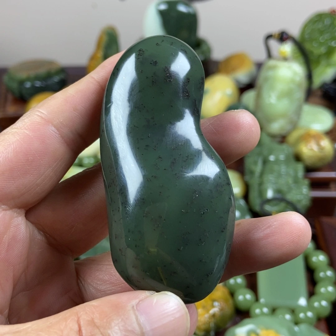 岫岩老玉（透闪石质玉）未镶嵌珠宝奇石