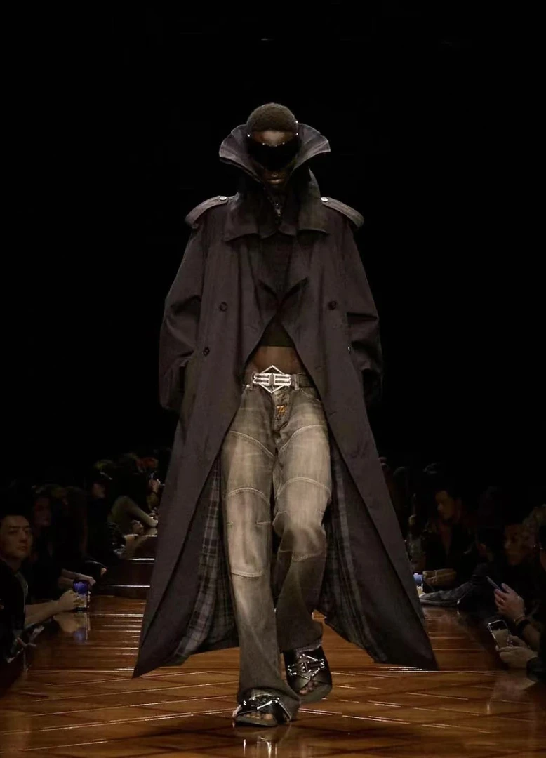 【七七刺绣T恤】2025夏季新款设计感字母刺绣宽松T恤9902