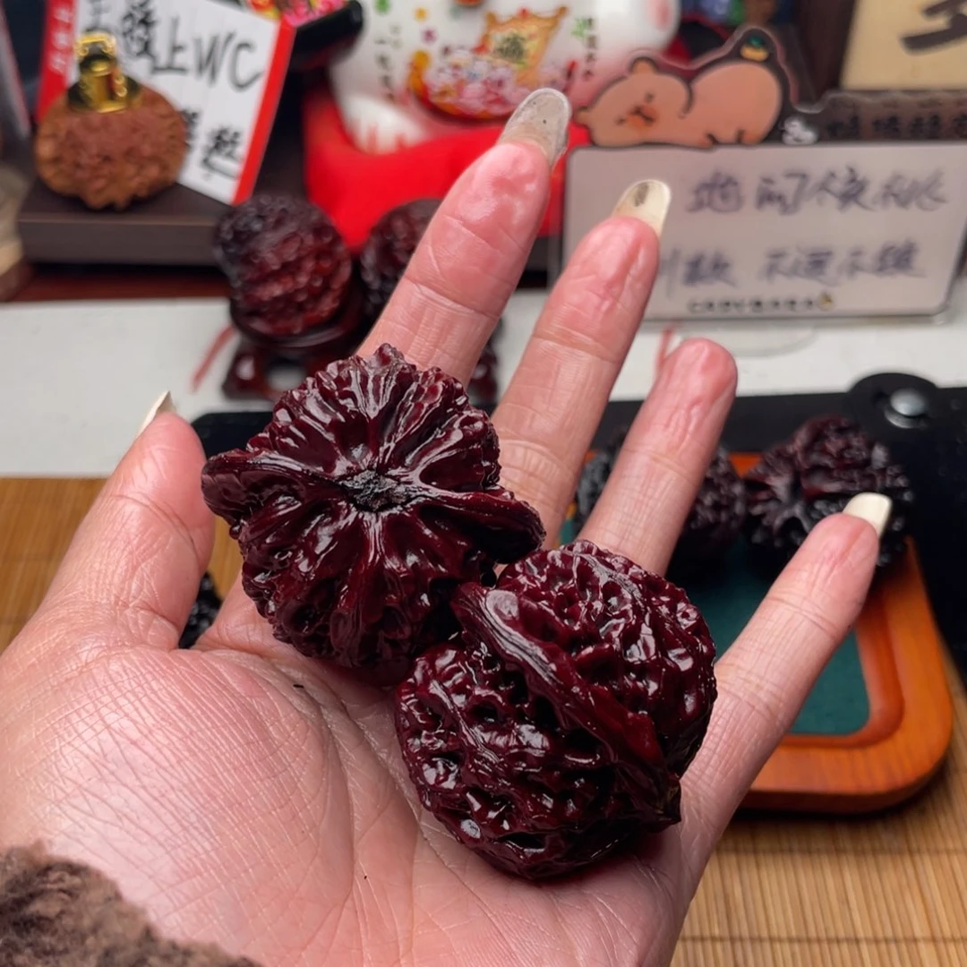 吊坠文玩核桃小*头酒红灯