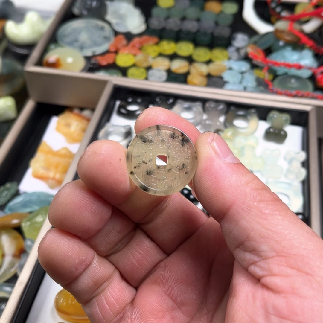 蛇纹石玉原石未镶嵌