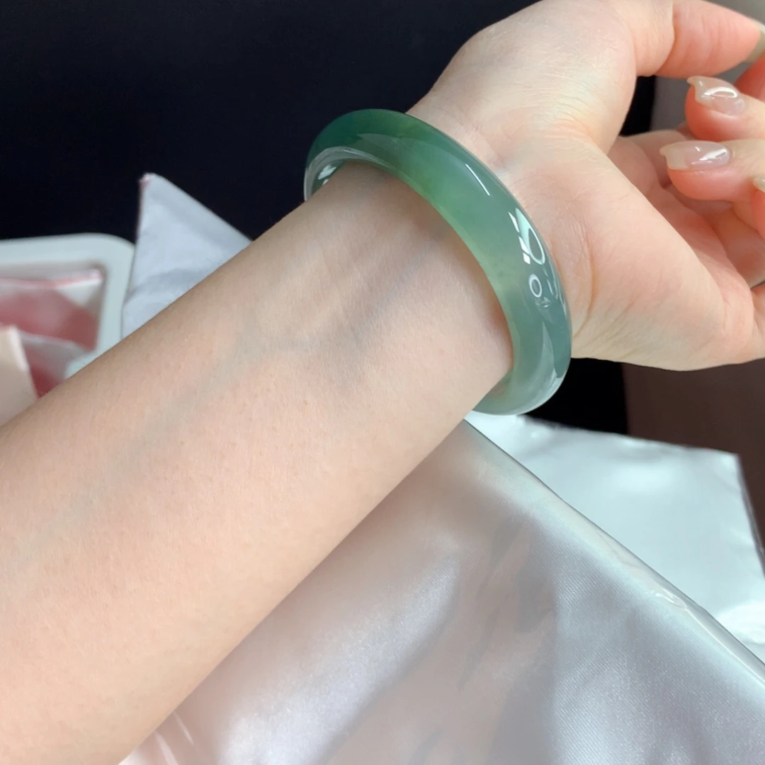 翡翠手镯未镶嵌（46号）（贵妃）正圈53-54可戴