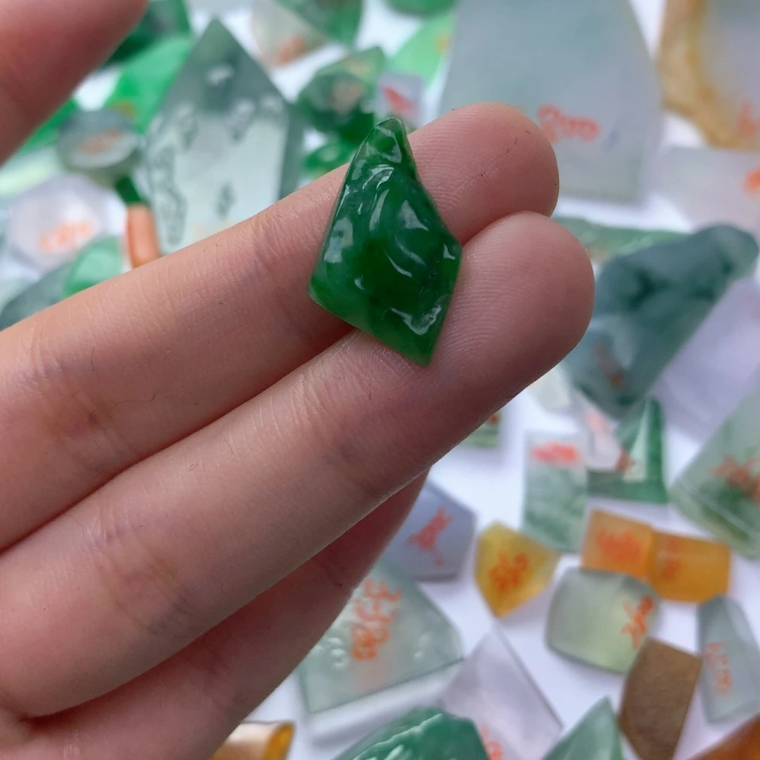 定制翡翠未镶嵌缅甸翡翠原石