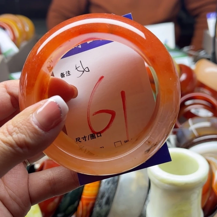石英质玉手镯未镶嵌