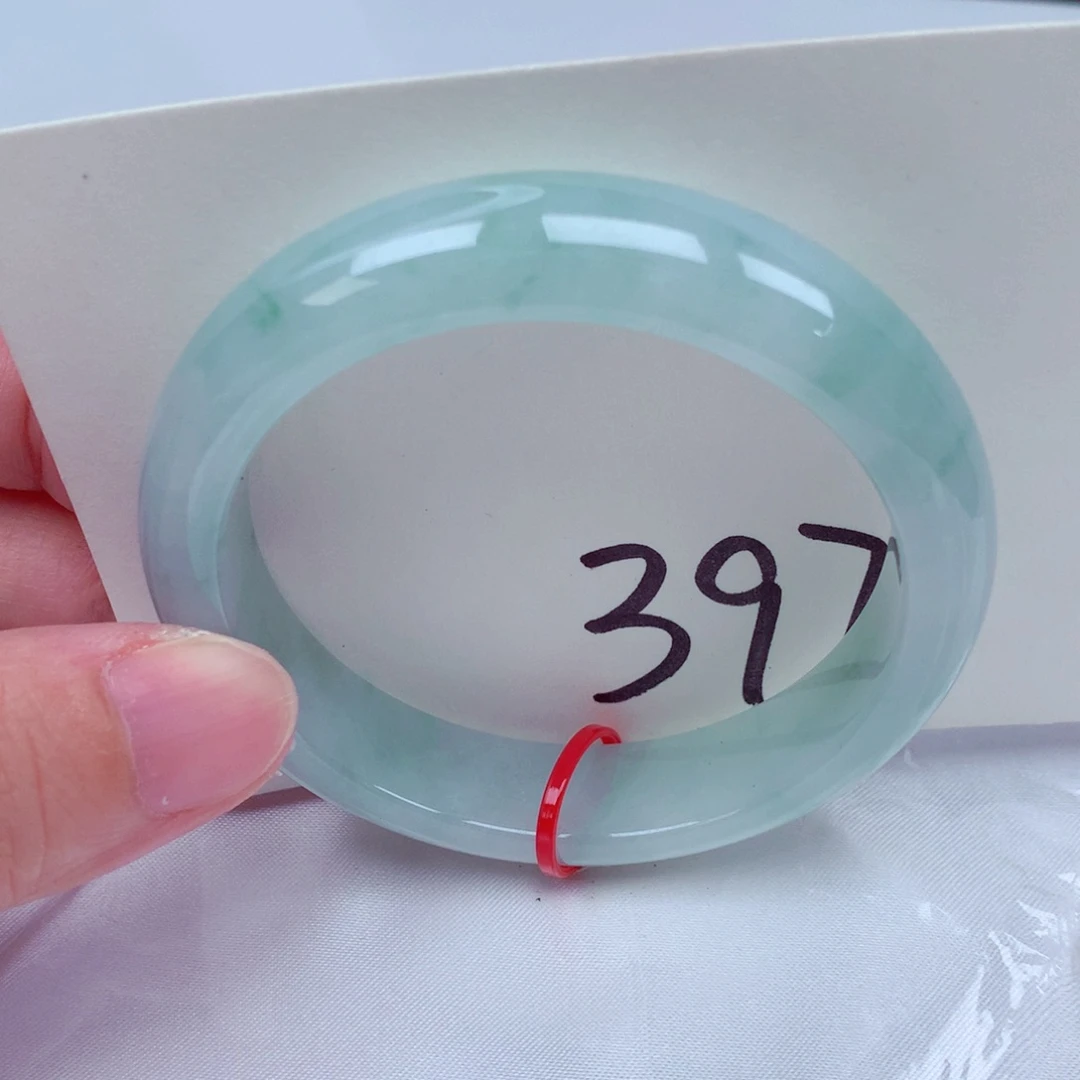 翡翠手镯未镶嵌翡翠