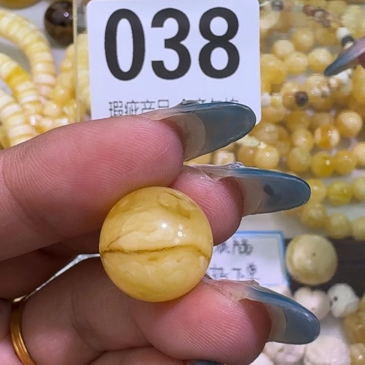 裸石琥珀未镶嵌15.2瑕疵