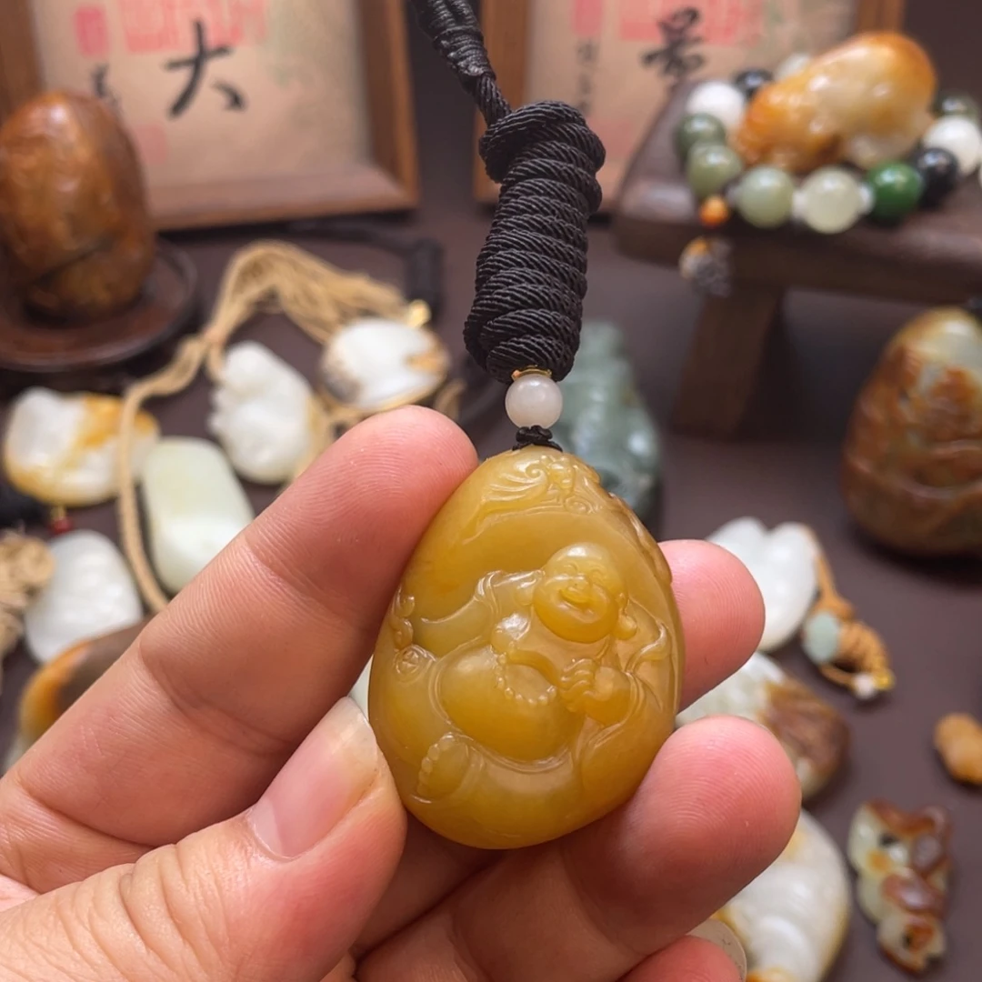 一***草和田玉（糖玉）未镶嵌挂件