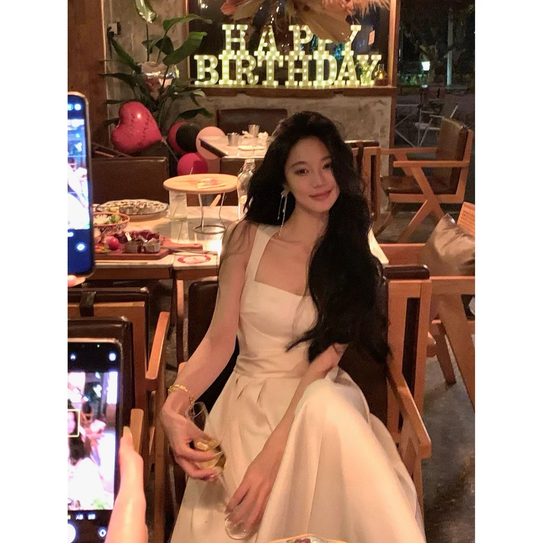 法式温柔风米白色小众设计大摆连衣裙女绑带收腰显瘦高级感生日裙