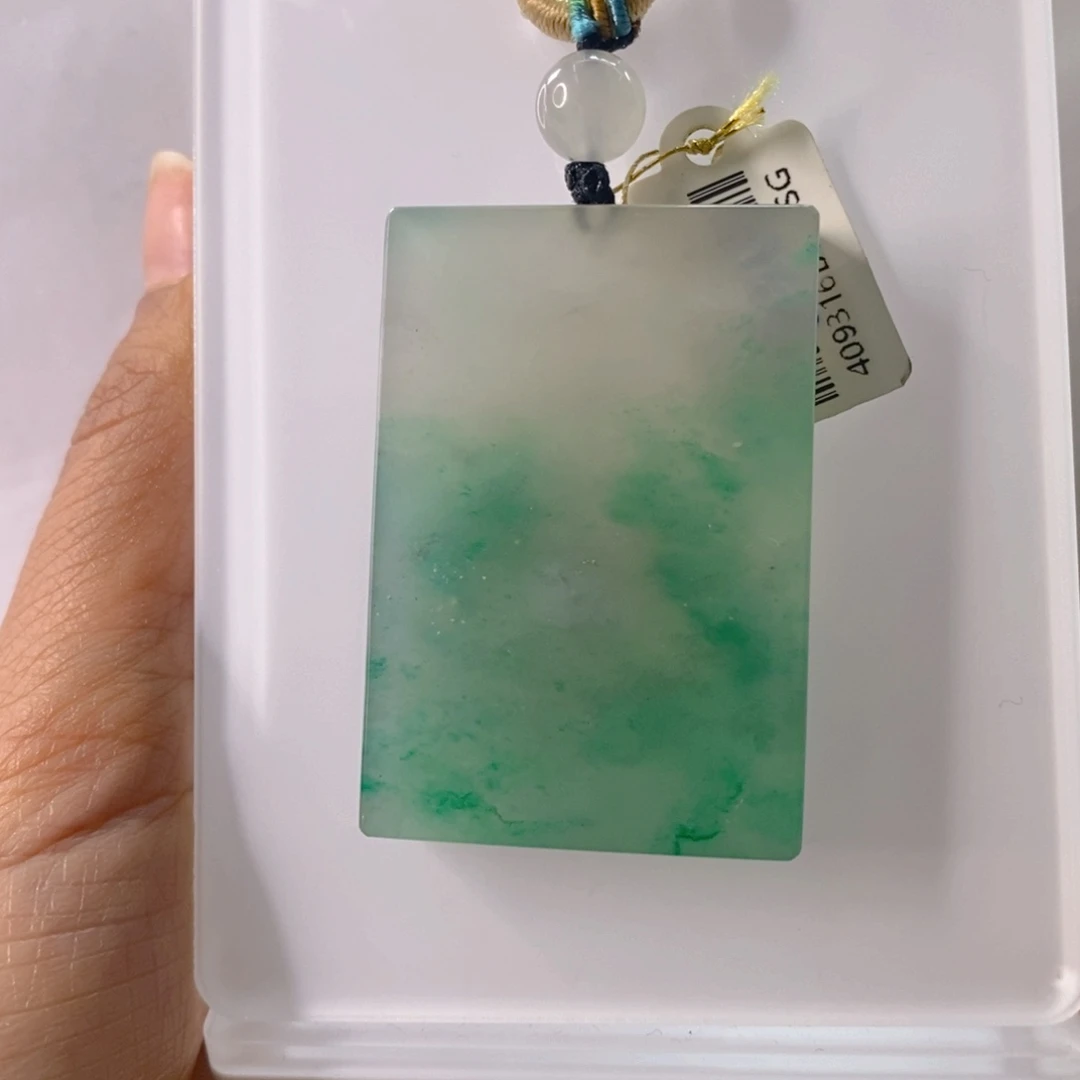 石英质玉未镶嵌颈饰