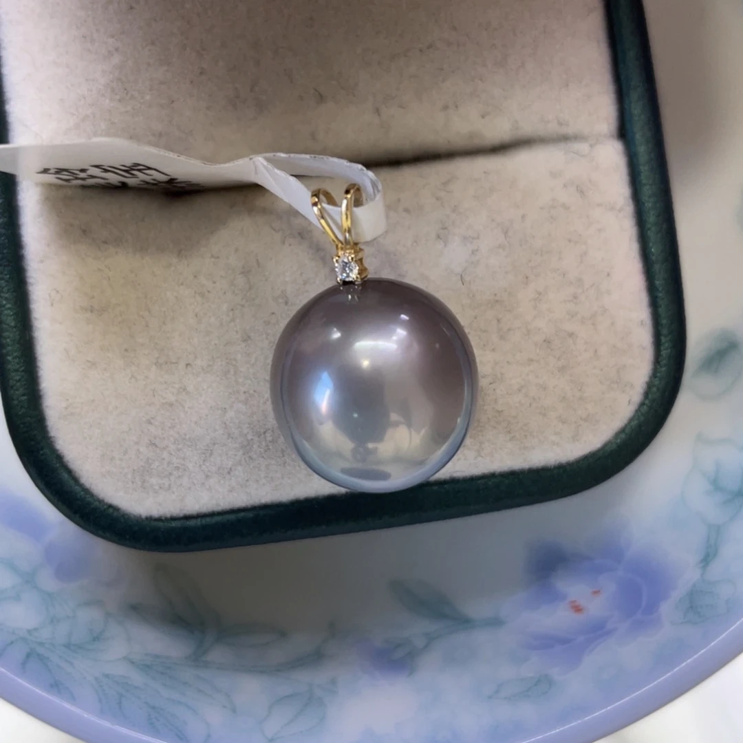 颈饰18K金镶嵌海水珍珠