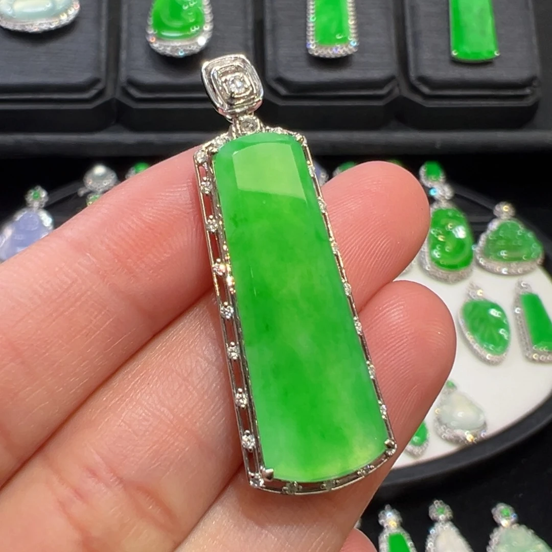 翡翠吊坠(不含链)18K金镶嵌48小时鉴赏期超时不退不换