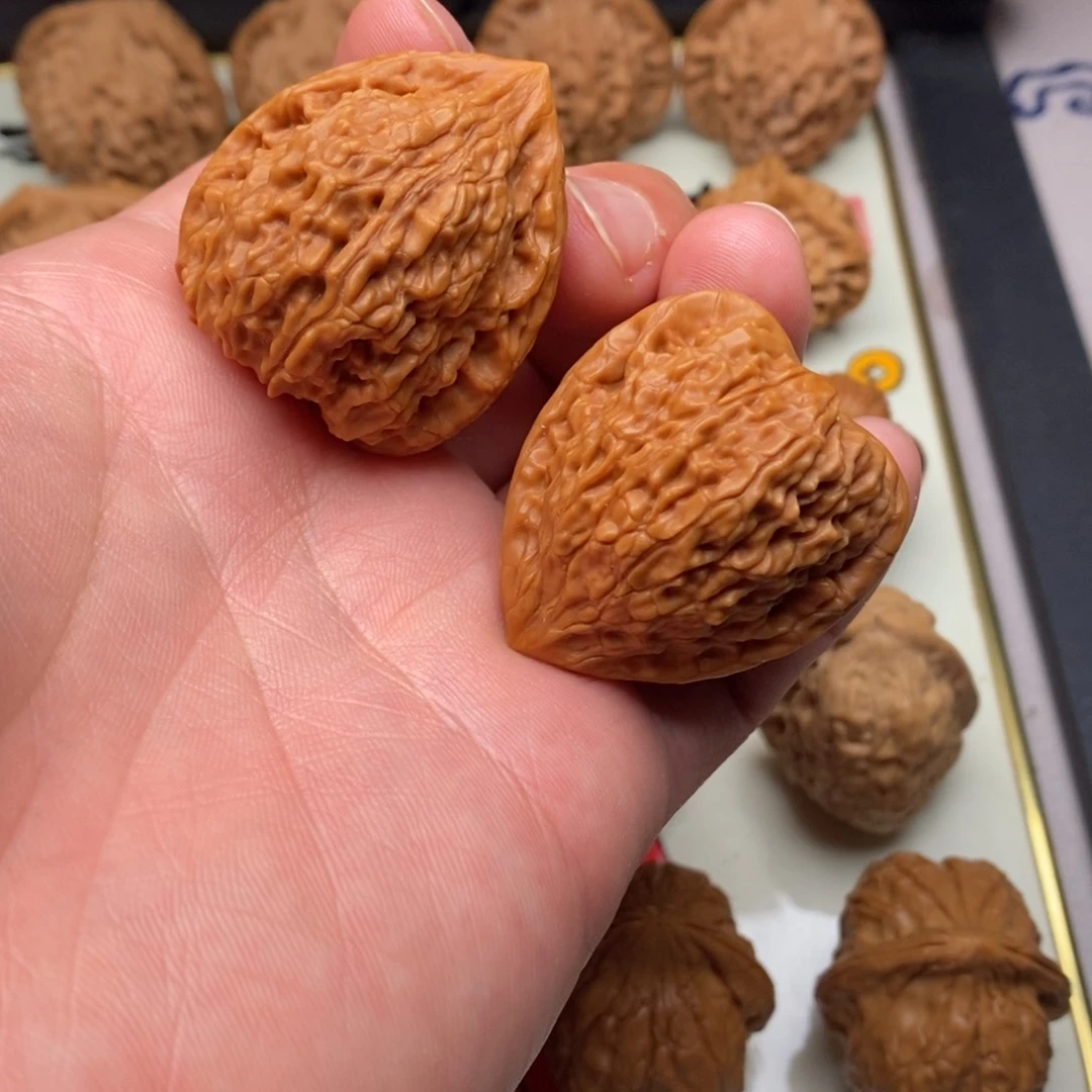 核桃把件三五蛇王一抹红