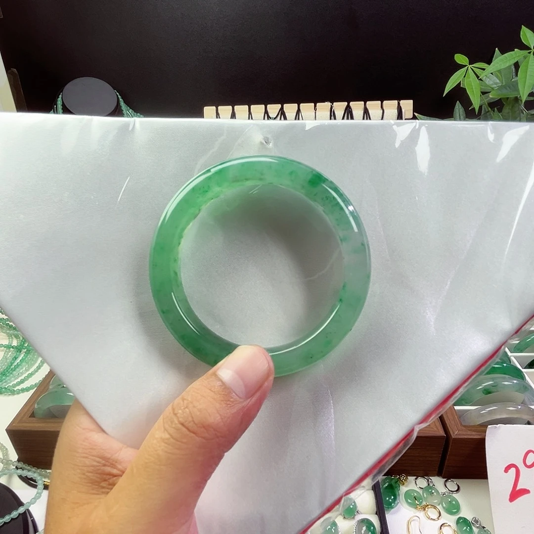 未镶嵌手镯石英质玉57