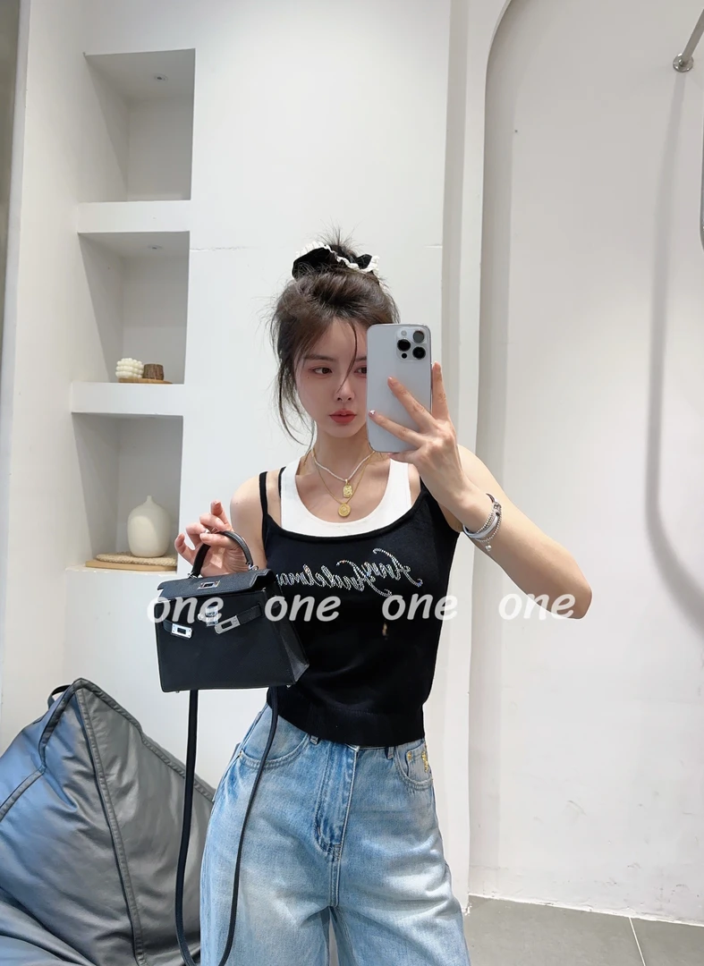 韩系时尚烫钻背心