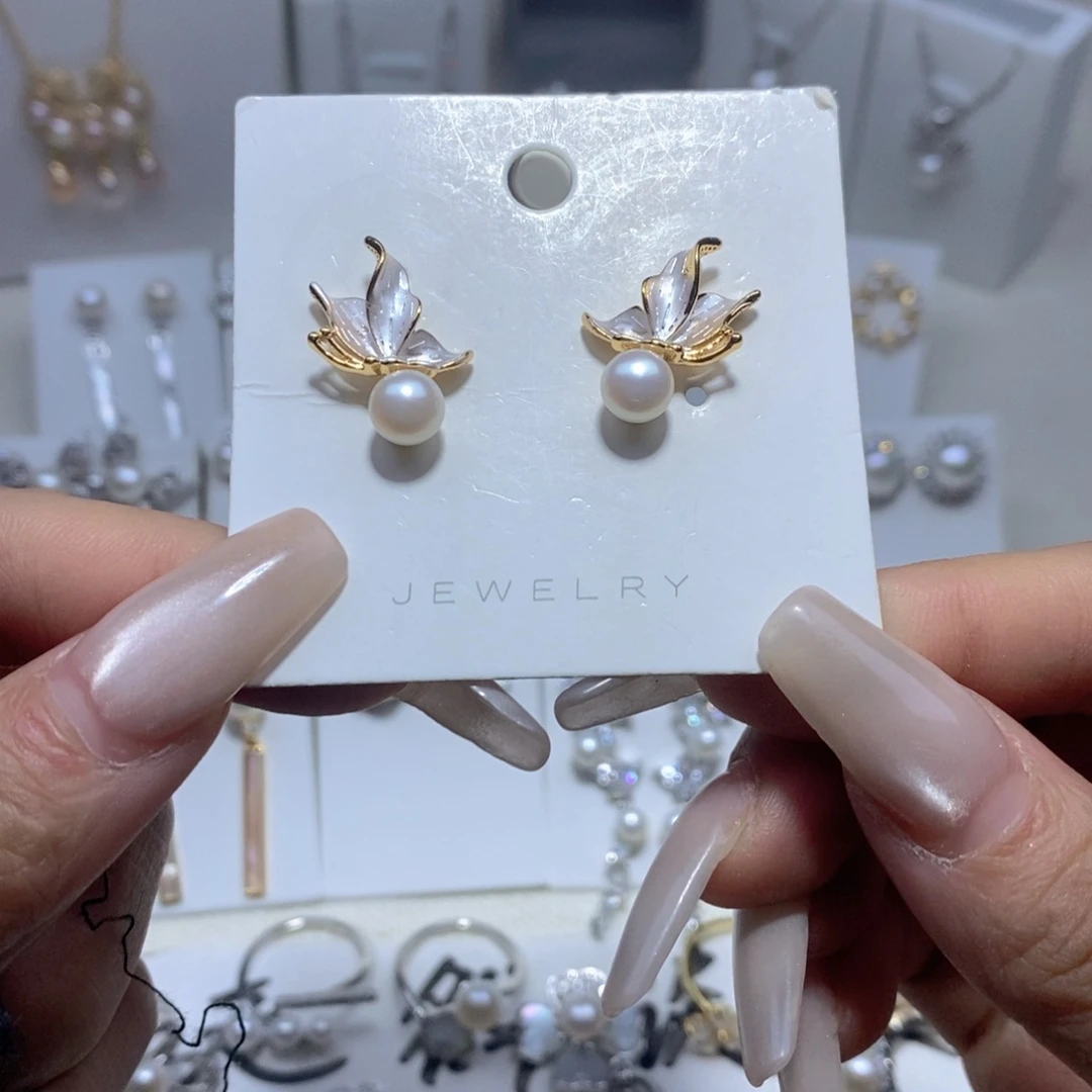 淡水珍珠耳饰未镶嵌