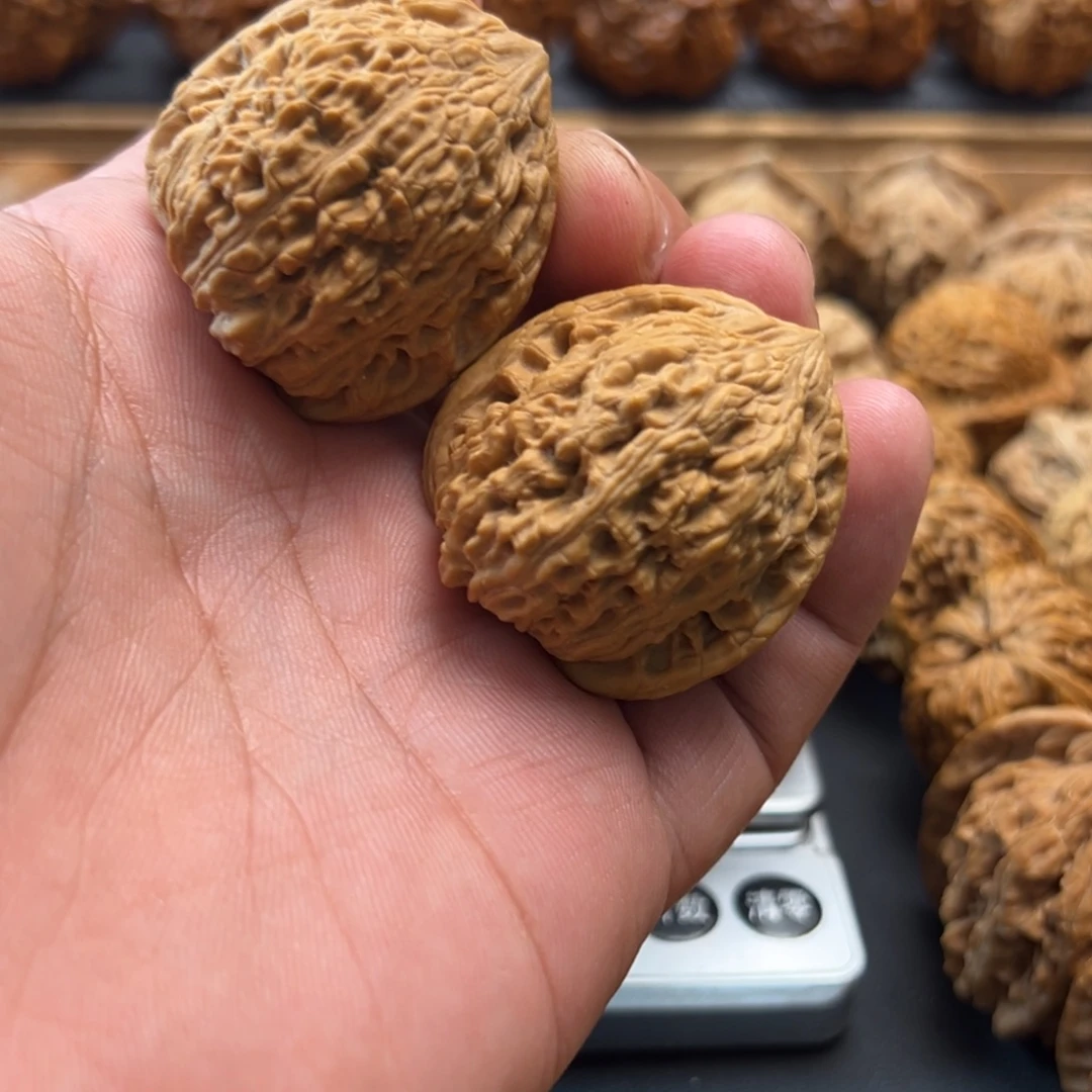 吊坠桃核文玩核桃，蓟县绣球